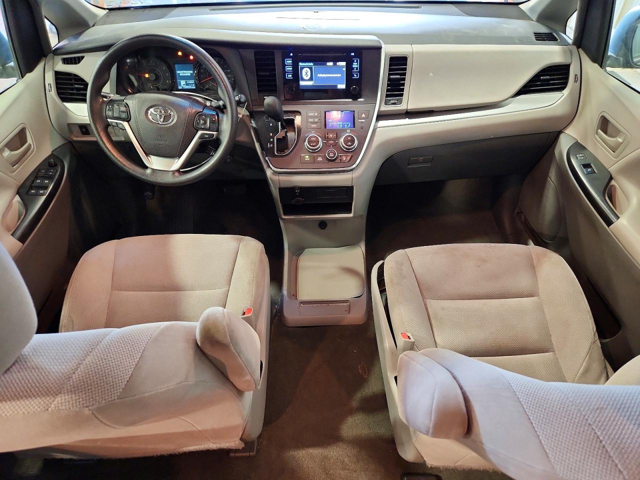 2017 TOYOTA SIENNA L 7-PASSENGER photo 15