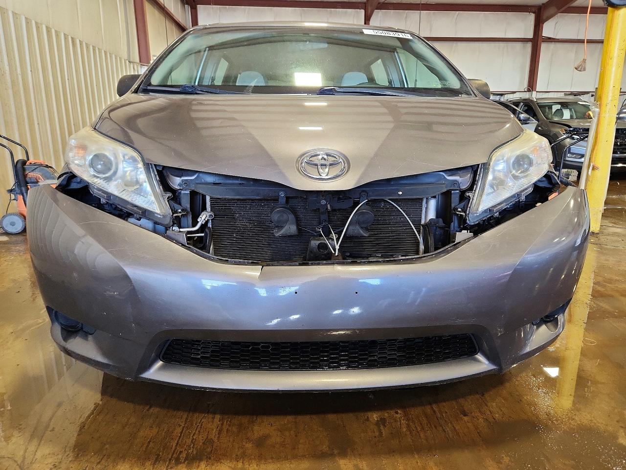 2017 TOYOTA SIENNA L 7-PASSENGER photo 9