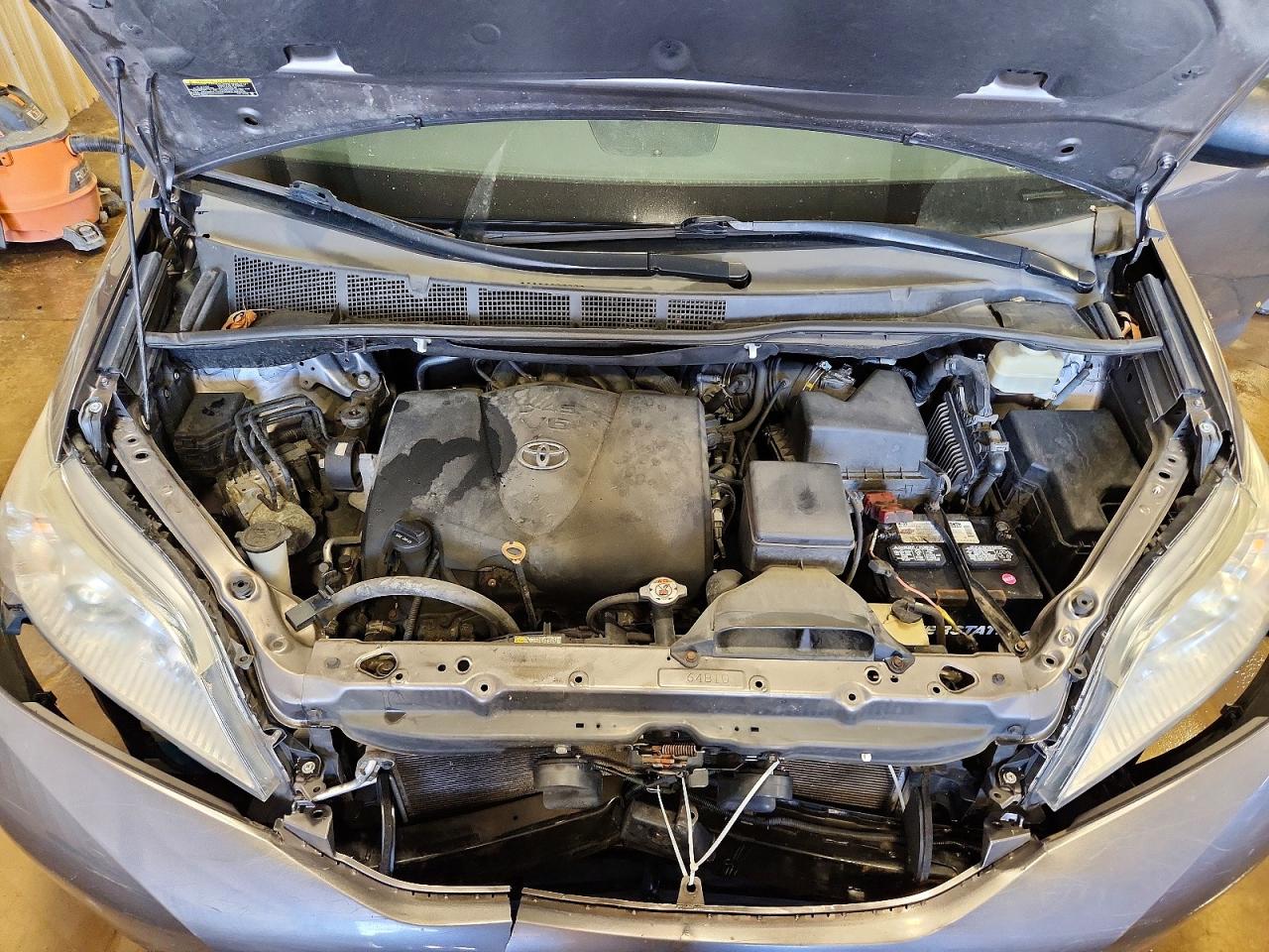 2017 TOYOTA SIENNA L 7-PASSENGER photo 23