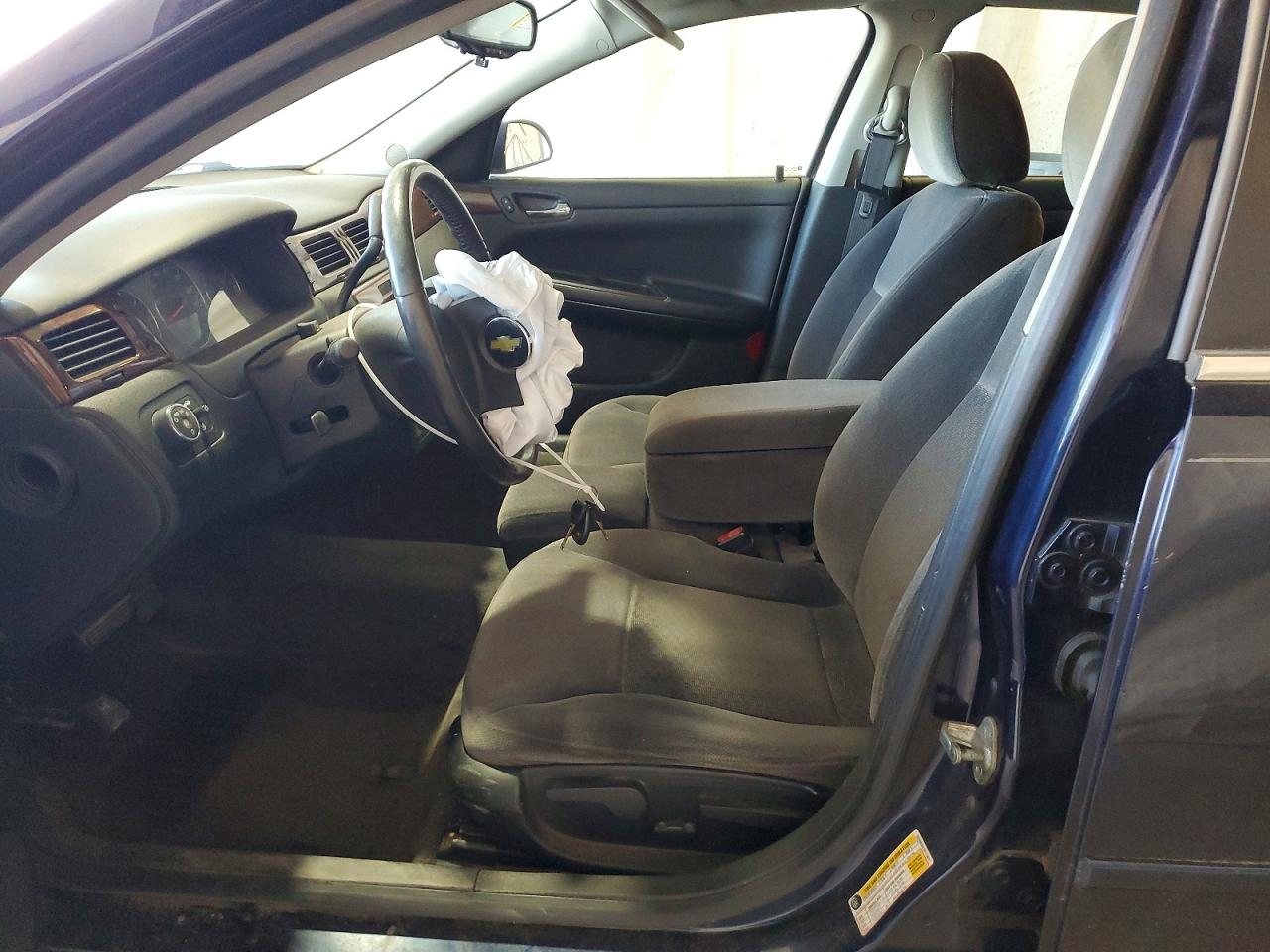 2011 CHEVROLET IMPALA LT photo 19