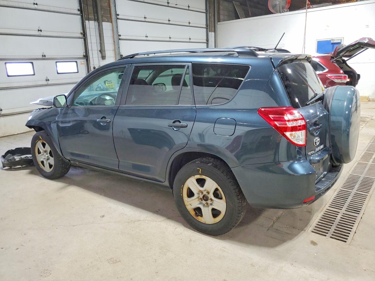 2010 TOYOTA RAV4 BASE photo 3