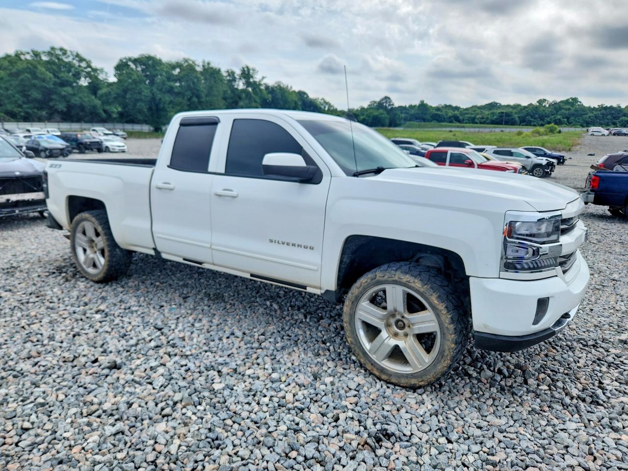 2016 CHEVROLET SILVERADO K1500 LT photo 7