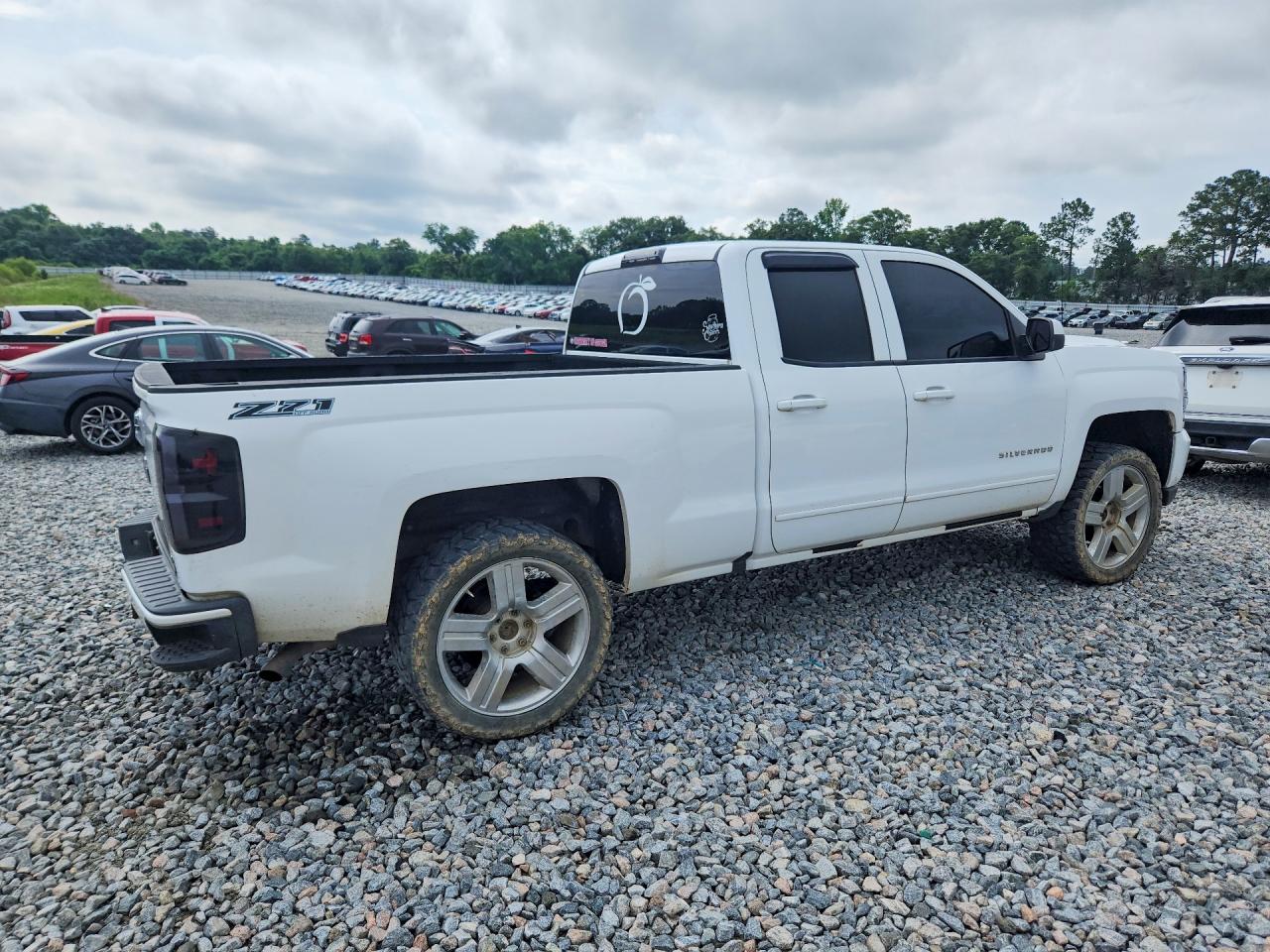 2016 CHEVROLET SILVERADO K1500 LT photo 5