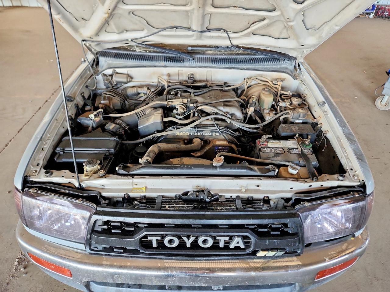 1998 TOYOTA 4RUNNER SR5 photo 34