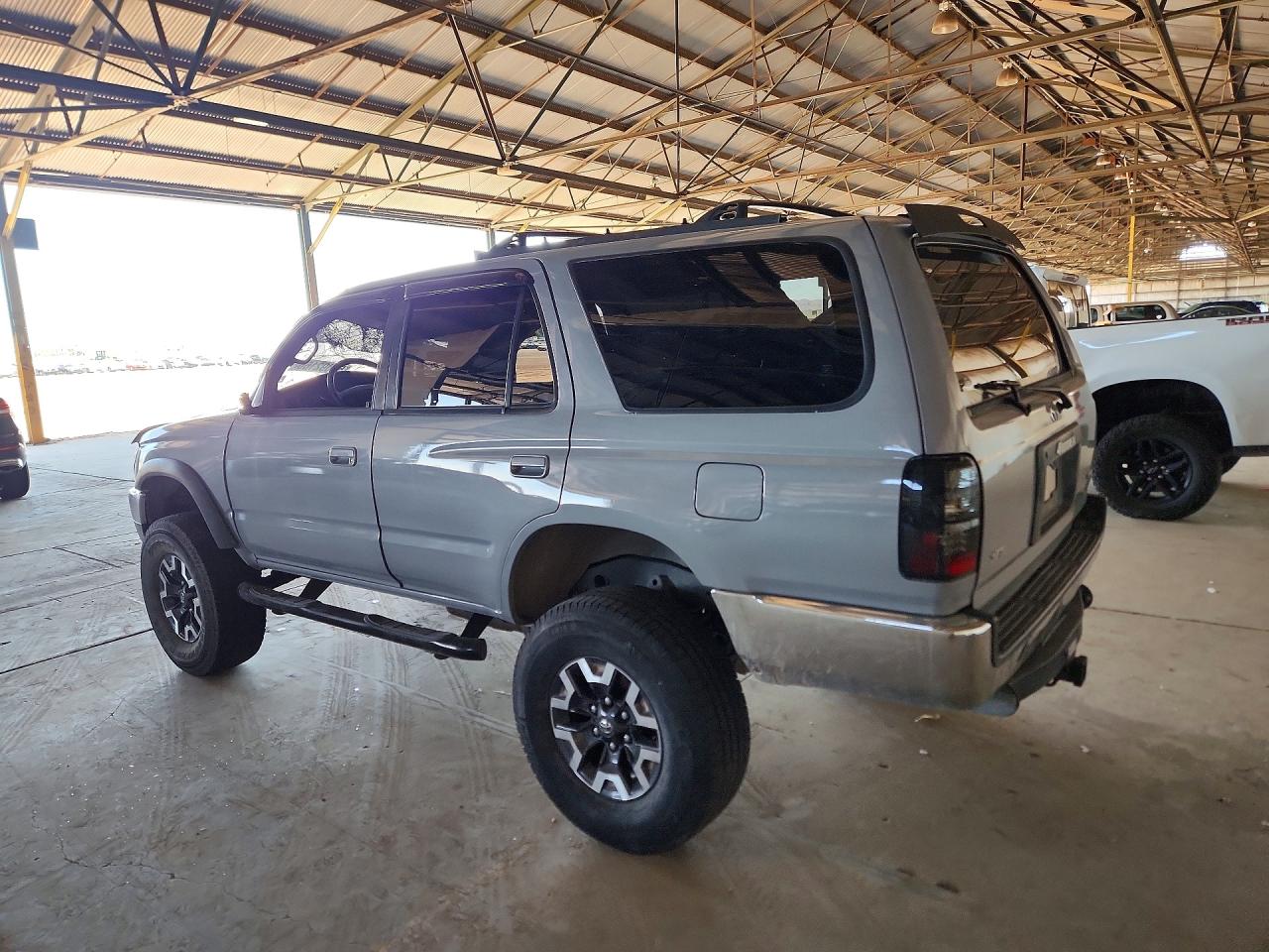 1998 TOYOTA 4RUNNER SR5 photo 4