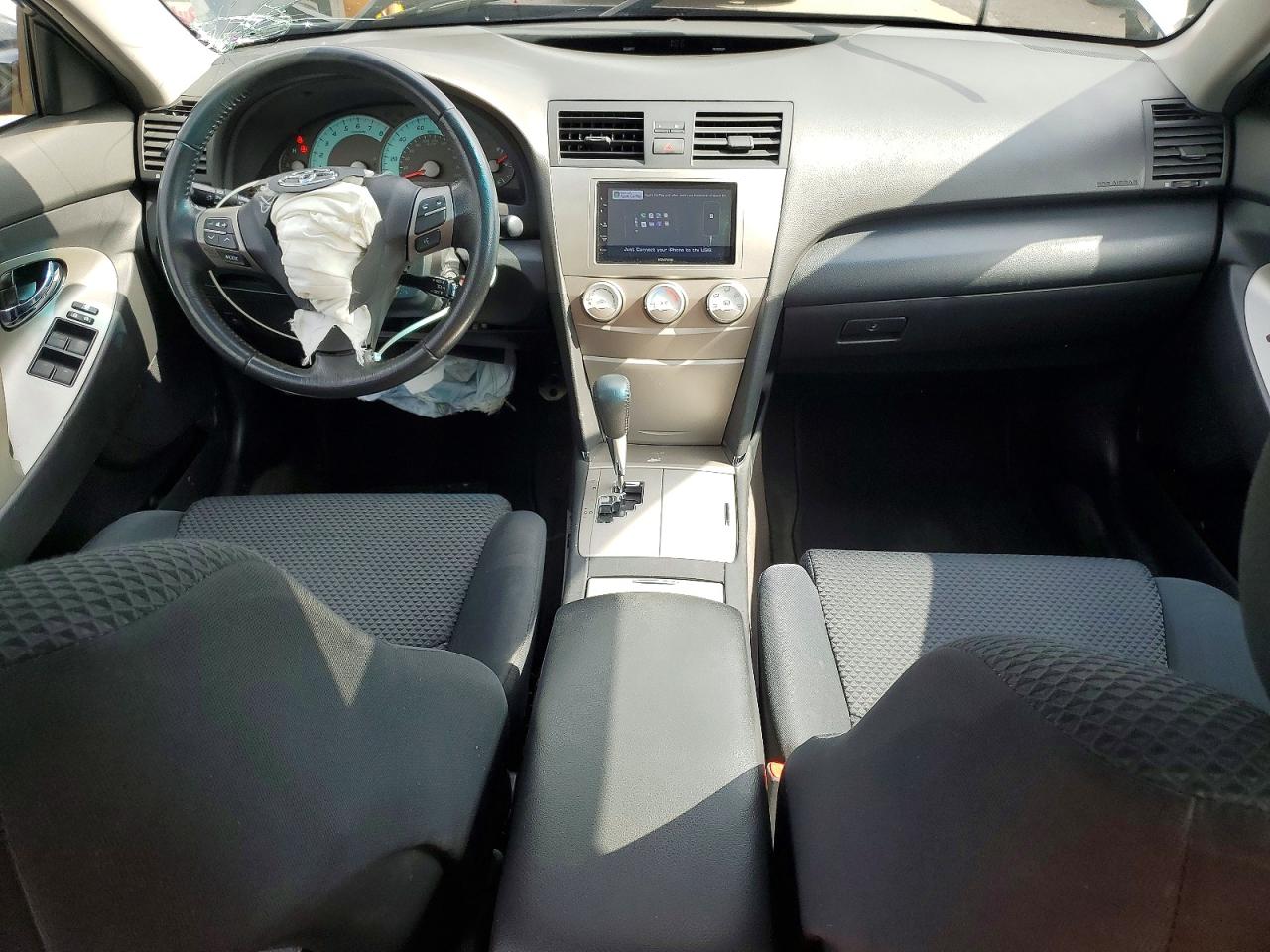 2011 TOYOTA CAMRY SE photo 15
