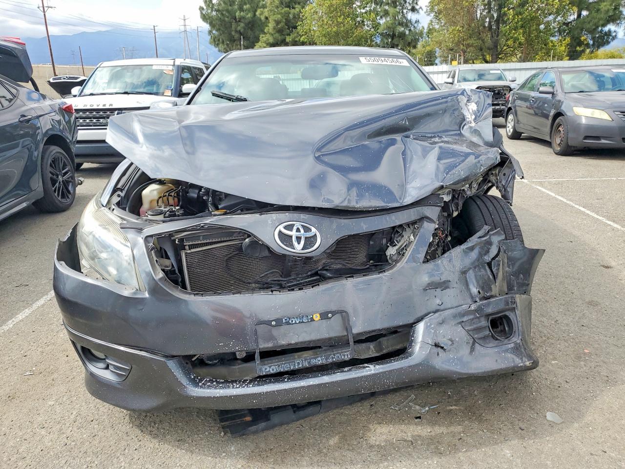 2011 TOYOTA CAMRY SE photo 9