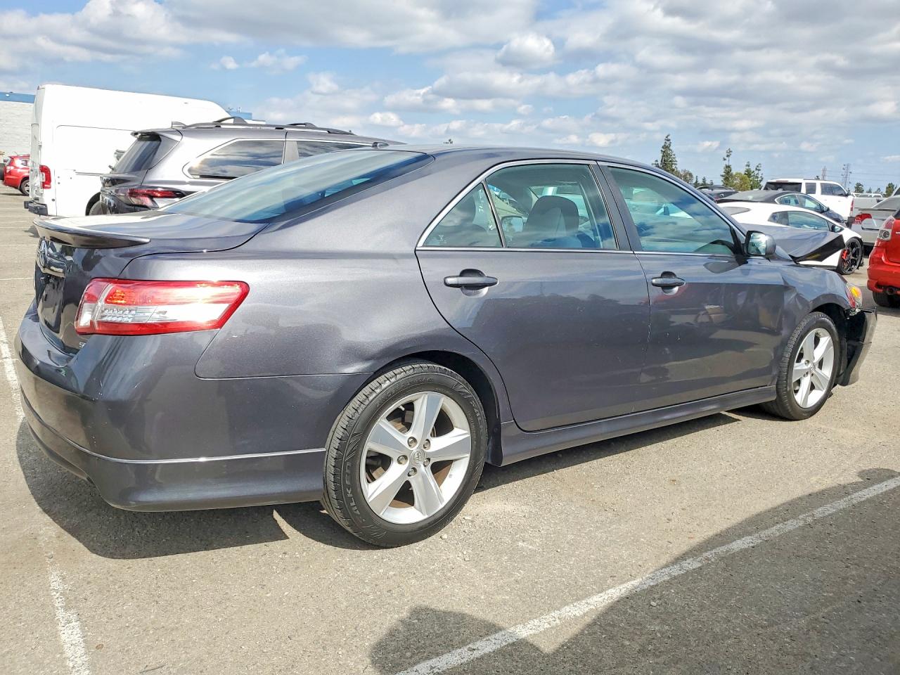 2011 TOYOTA CAMRY SE photo 5