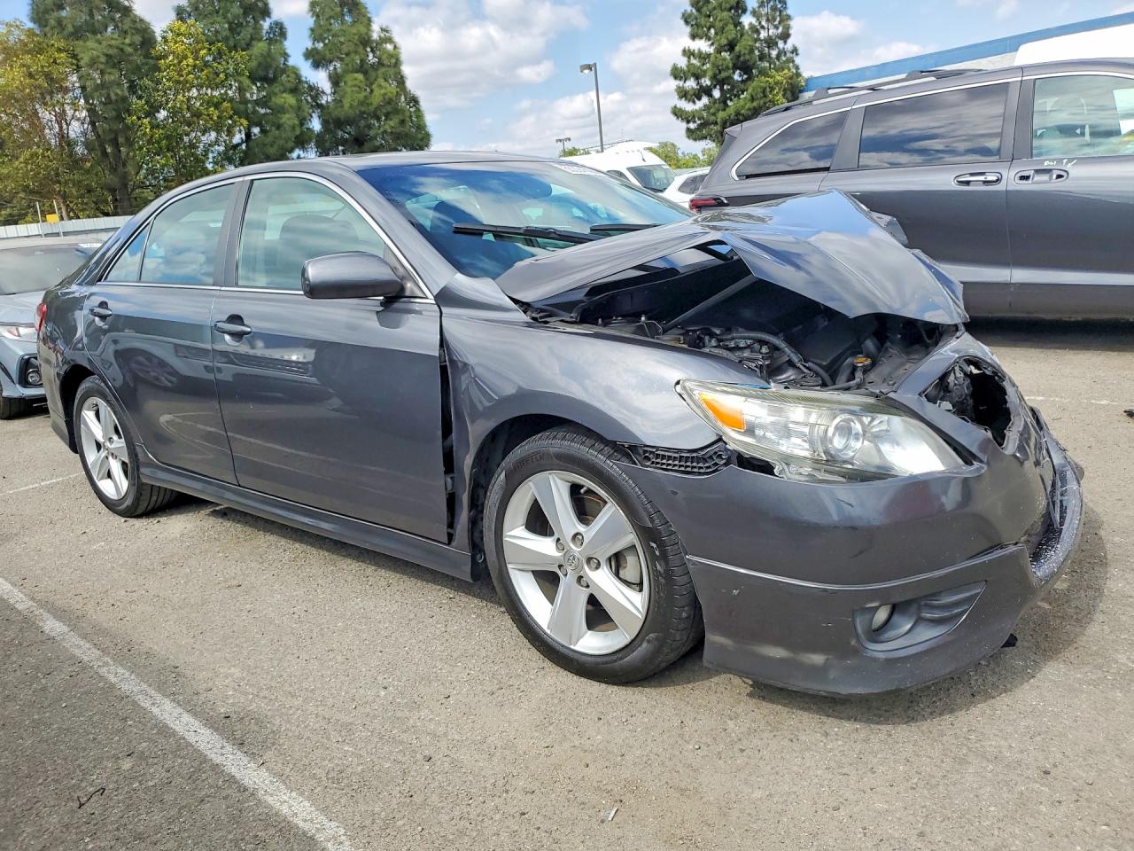 2011 TOYOTA CAMRY SE photo 7