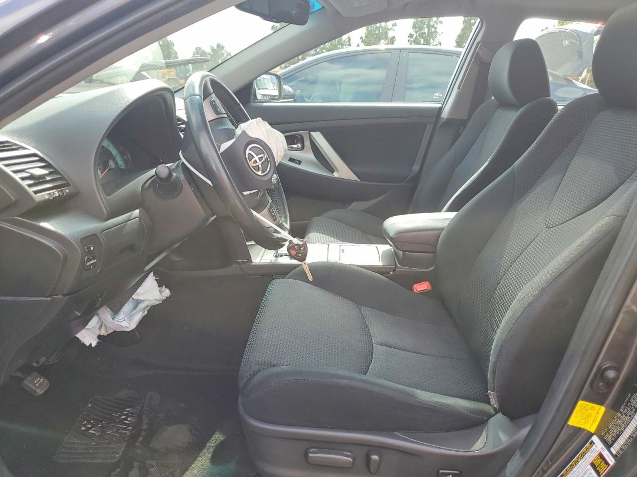 2011 TOYOTA CAMRY SE photo 13