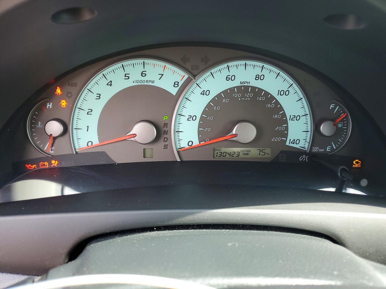 2011 TOYOTA CAMRY SE photo 17