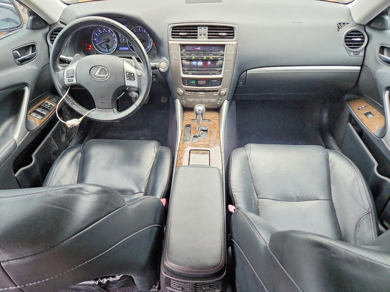 2011 LEXUS IS 250 photo 8
