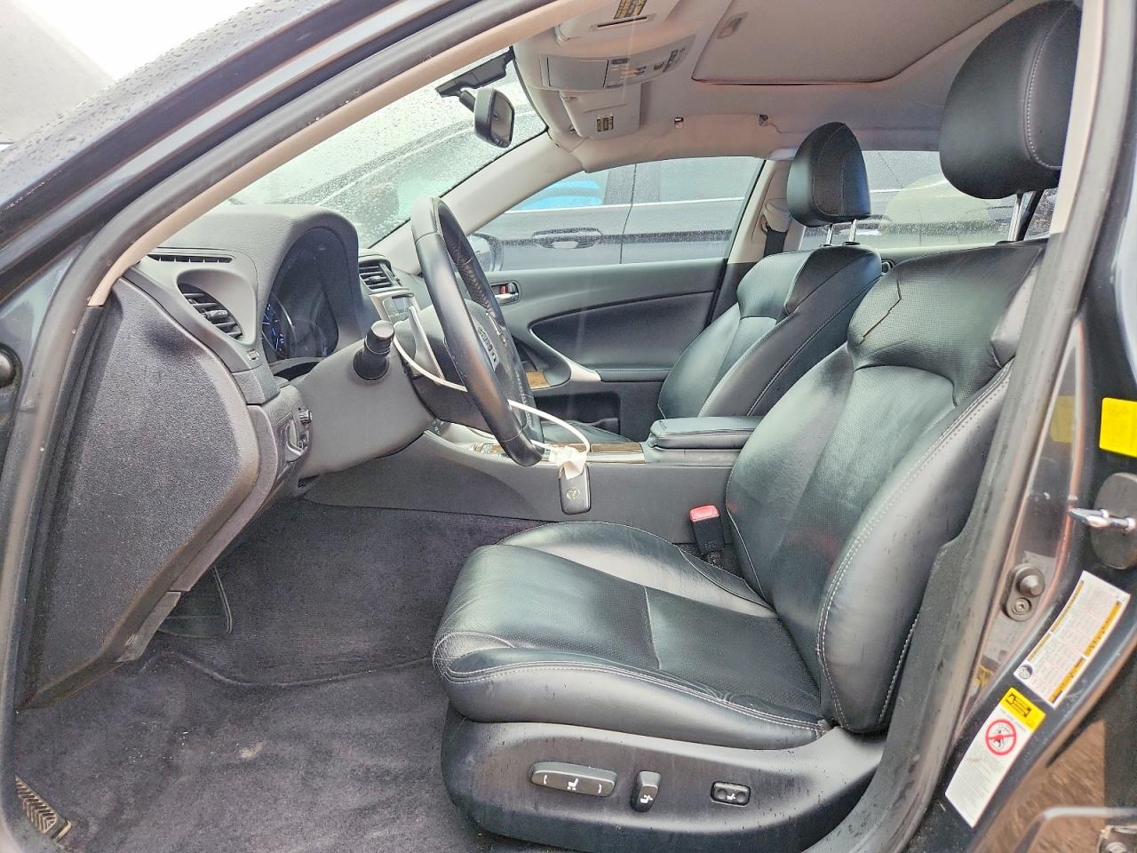 2011 LEXUS IS 250 photo 7
