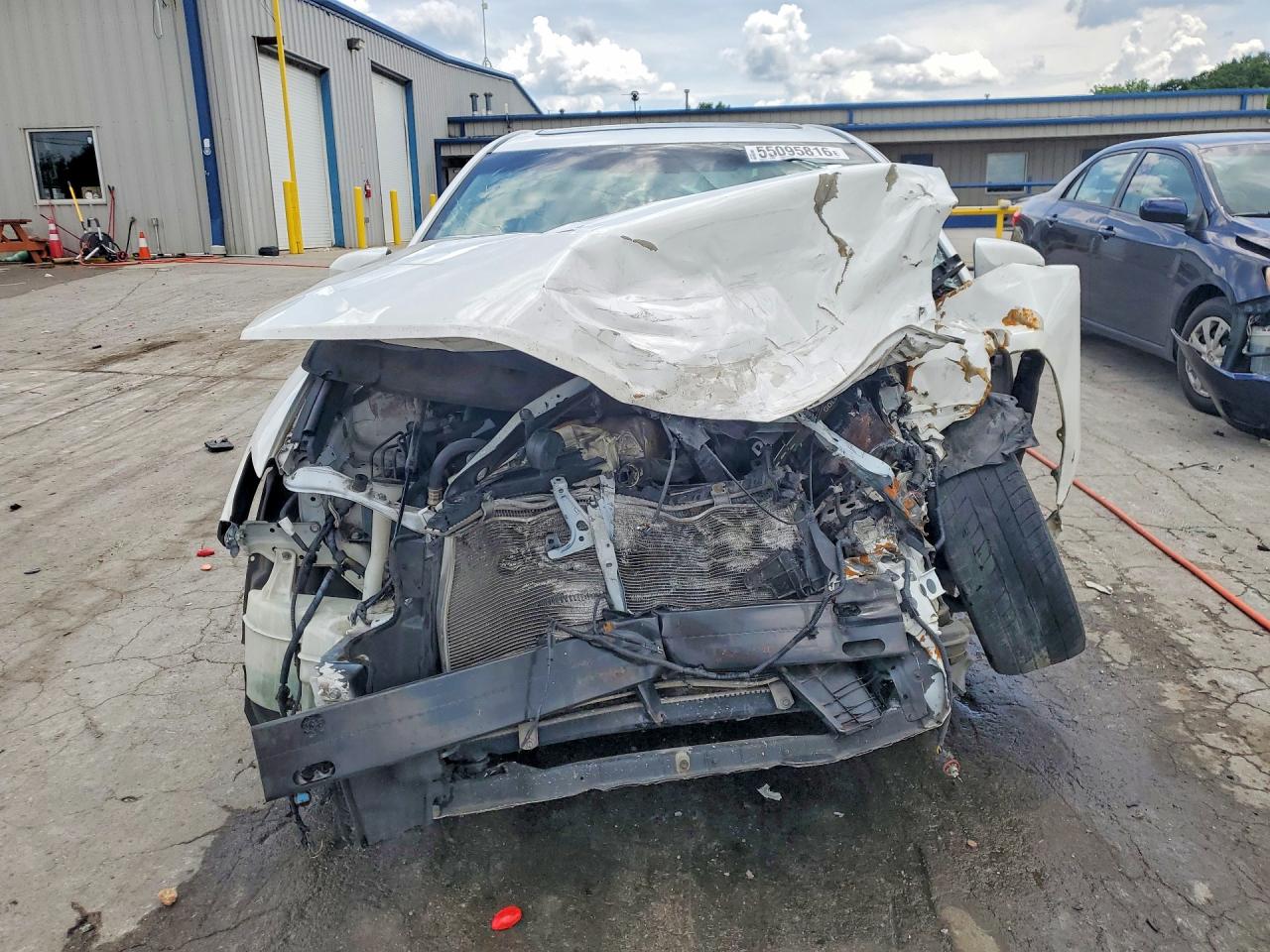 2012 TOYOTA CAMRY XLE photo 9