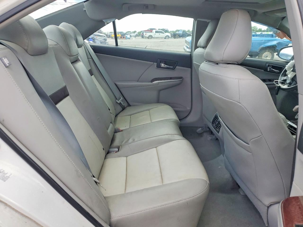 2012 TOYOTA CAMRY XLE photo 19