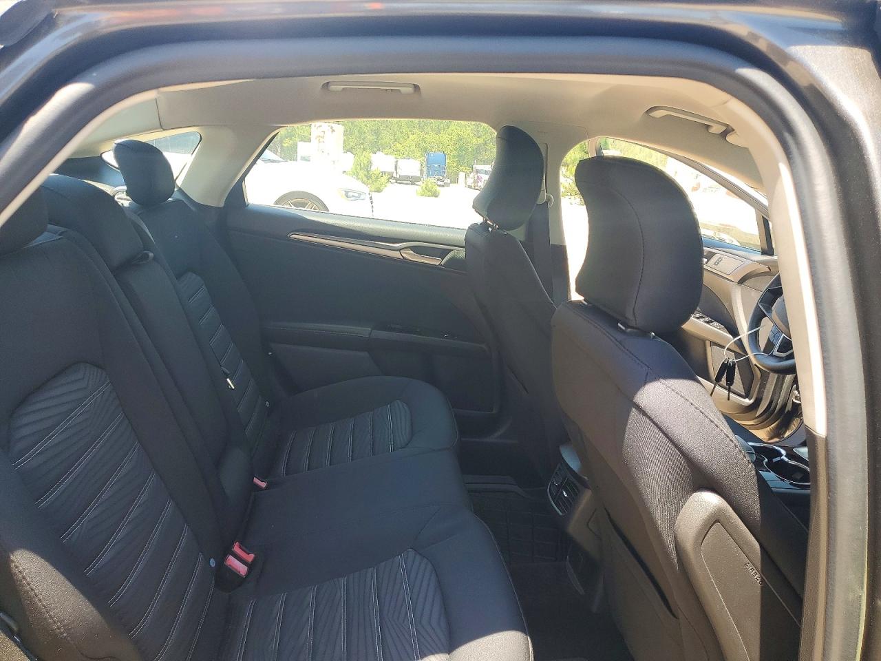 2016 FORD FUSION SE photo 19
