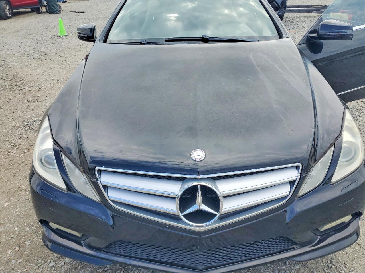 2011 MERCEDES-BENZ E 550 photo 31
