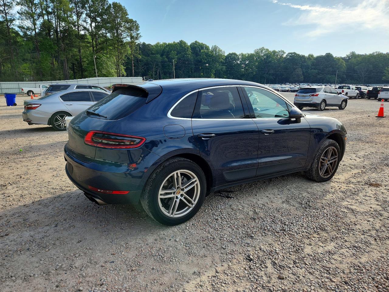 2016 PORSCHE MACAN S photo 5