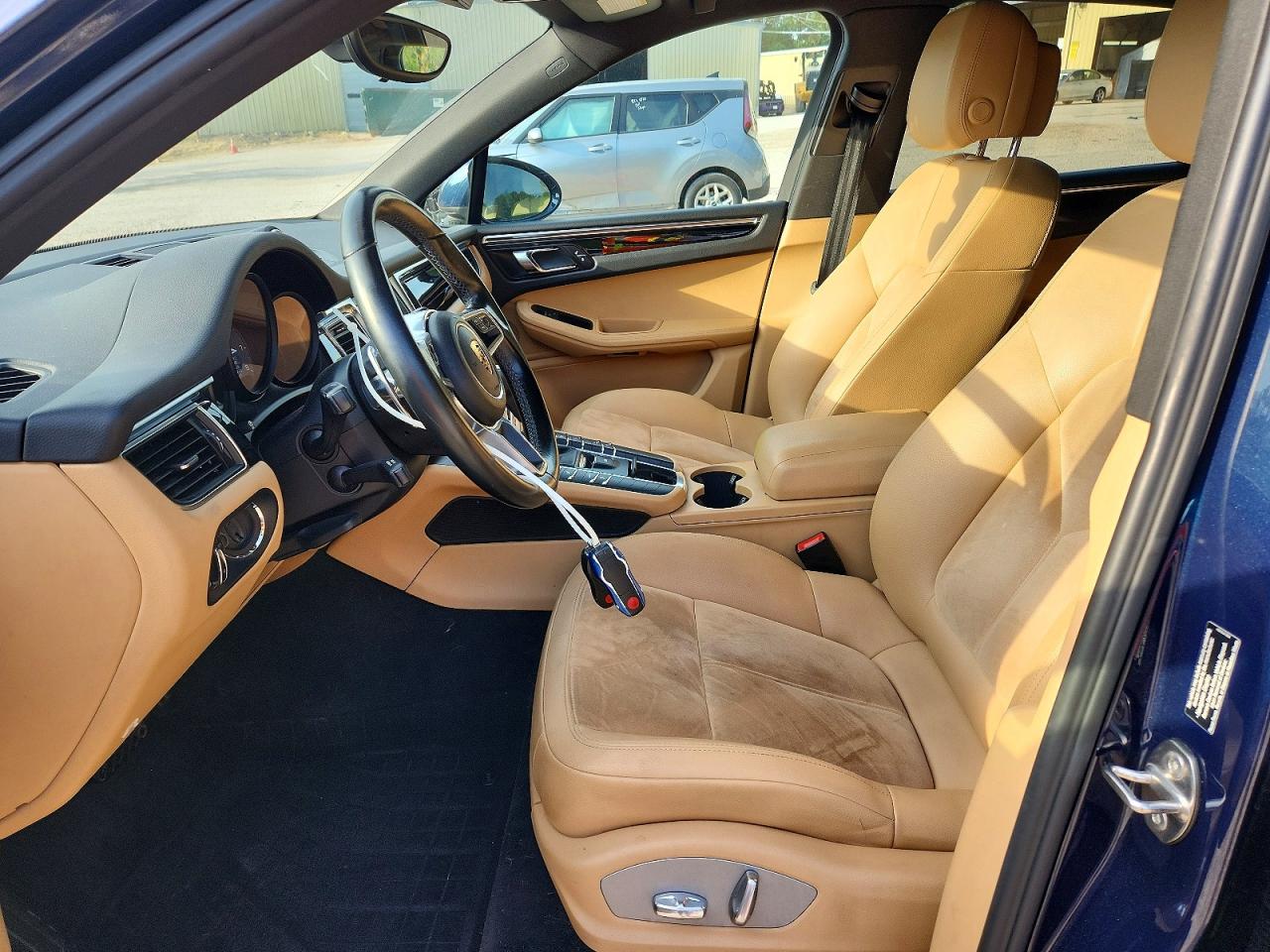 2016 PORSCHE MACAN S photo 13