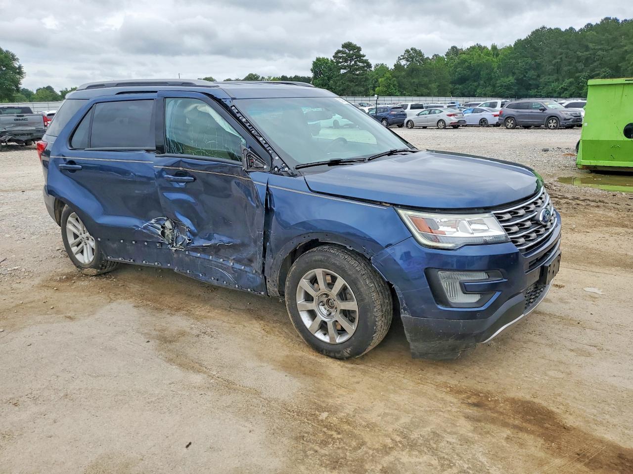 2017 FORD EXPLORER XLT photo 10