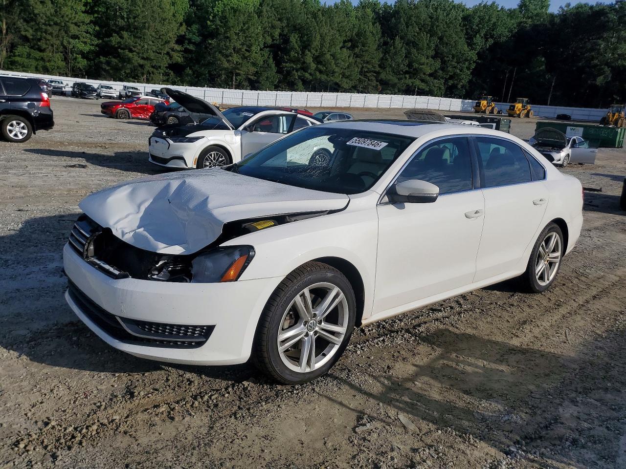 2014 VOLKSWAGEN PASSAT