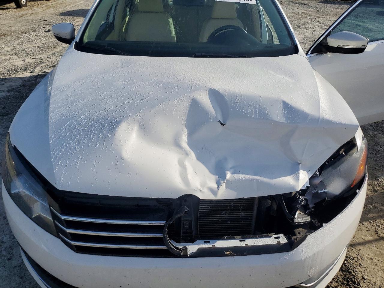 2014 VOLKSWAGEN PASSAT SE photo 21