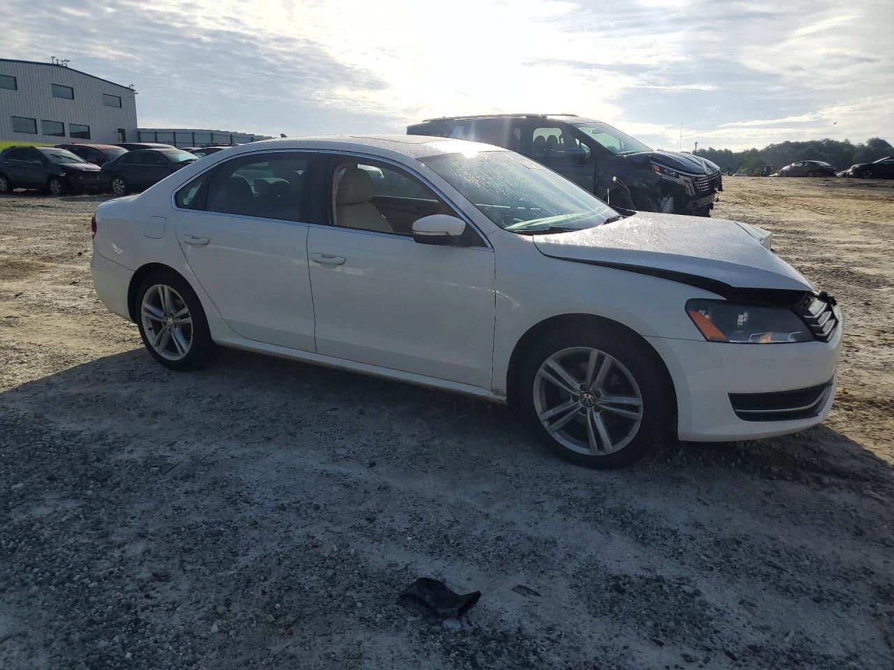 2014 VOLKSWAGEN PASSAT SE photo 7