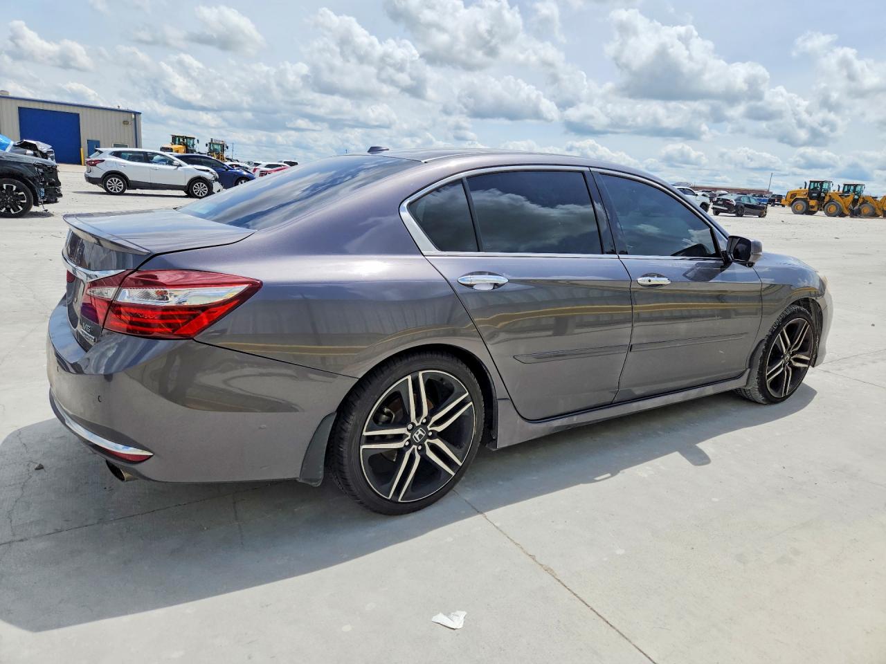 2017 HONDA ACCORD TOURING photo 3