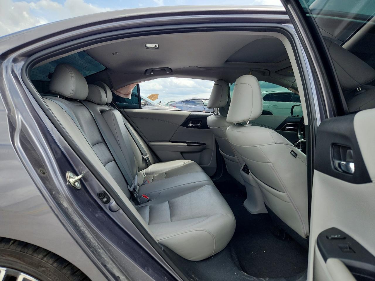 2017 HONDA ACCORD TOURING photo 10