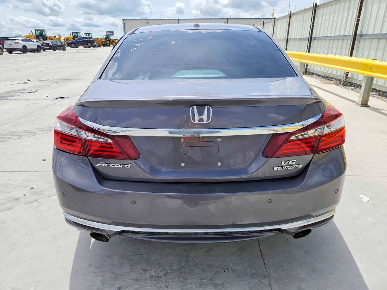 2017 HONDA ACCORD TOURING photo 6