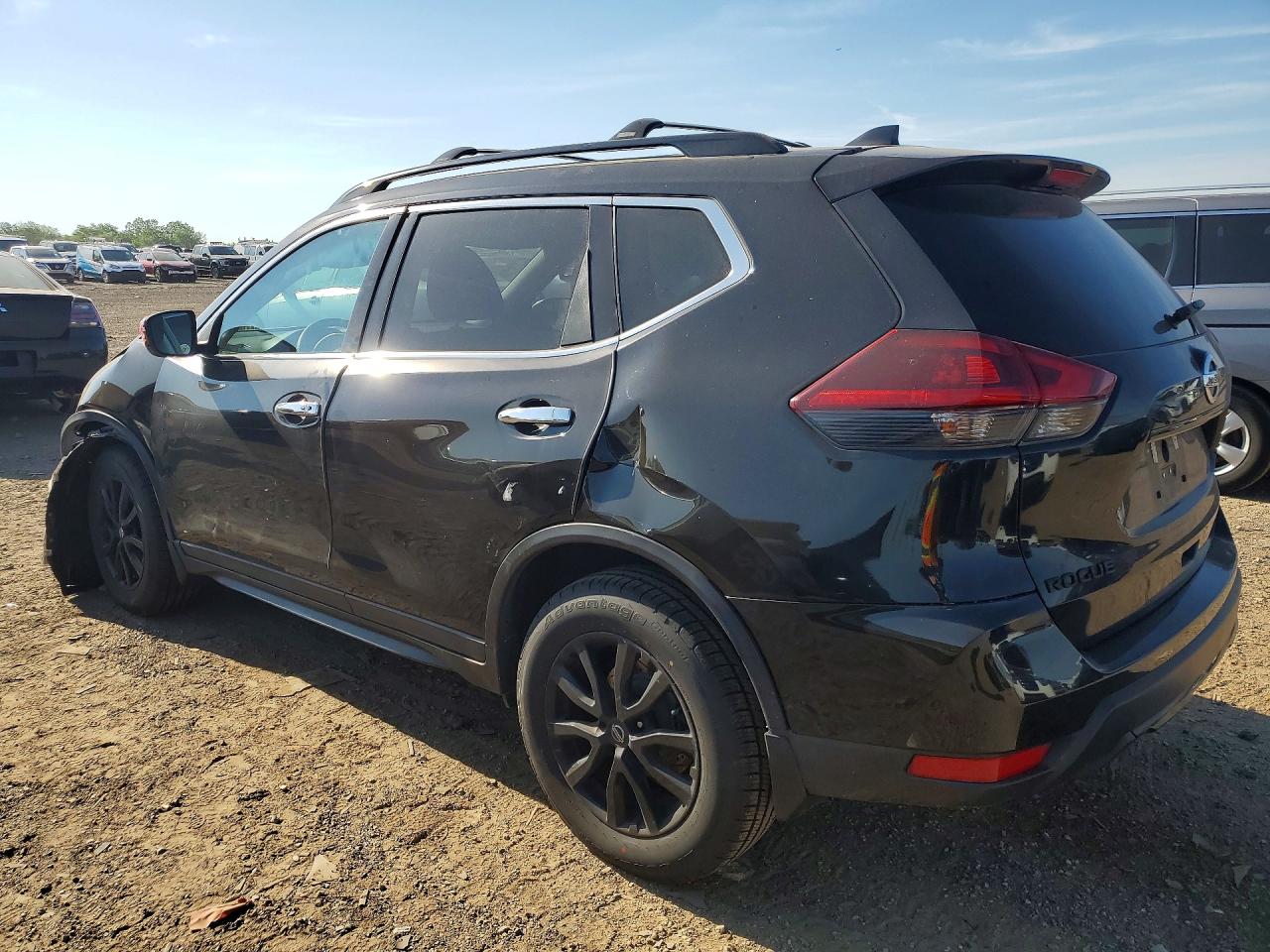 2018 NISSAN ROGUE SV photo 2