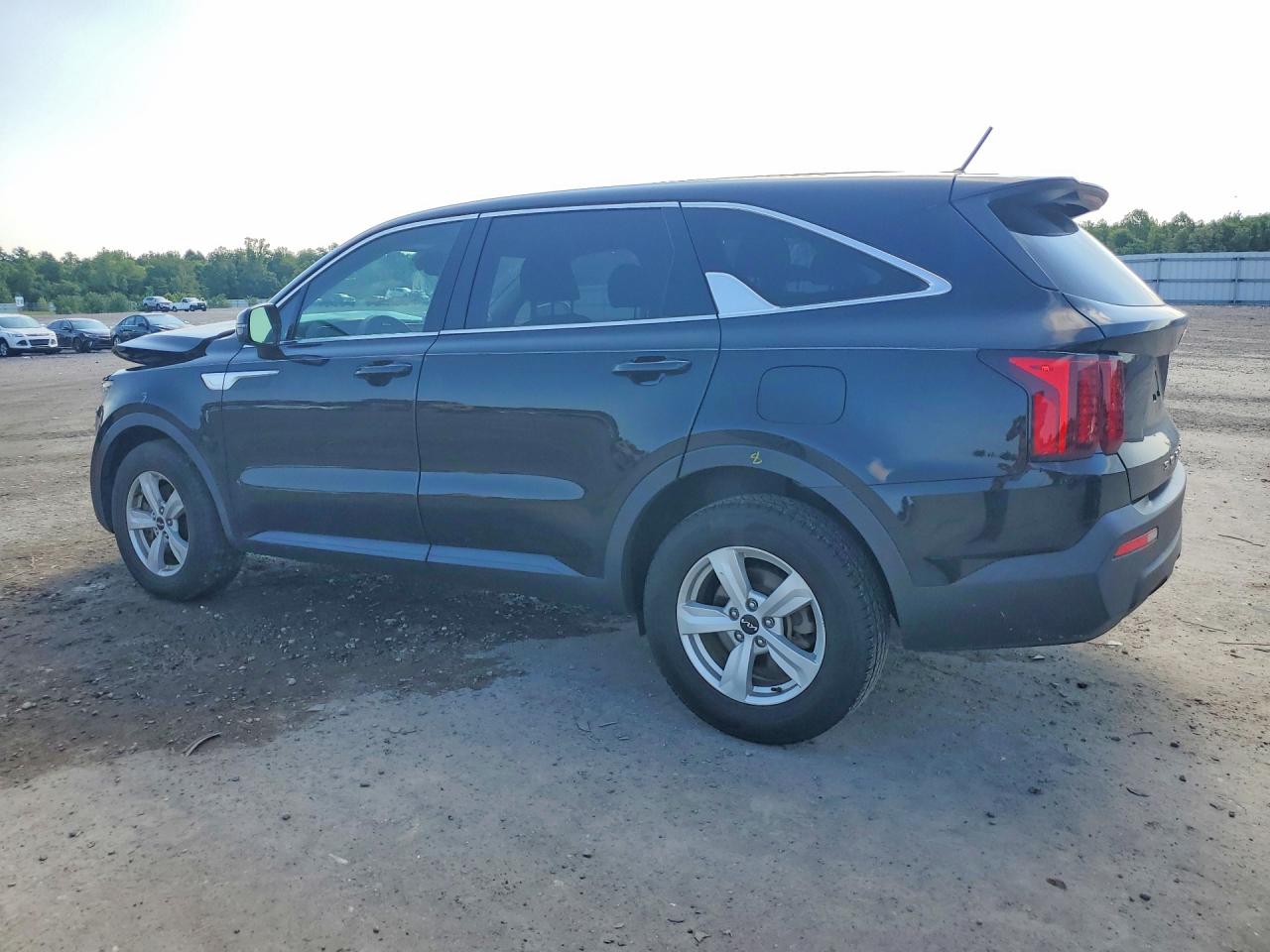 2022 KIA SORENTO photo 3