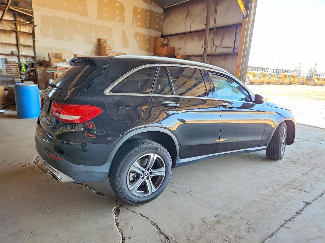 2018 MERCEDES-BENZ GLC 300 photo 3
