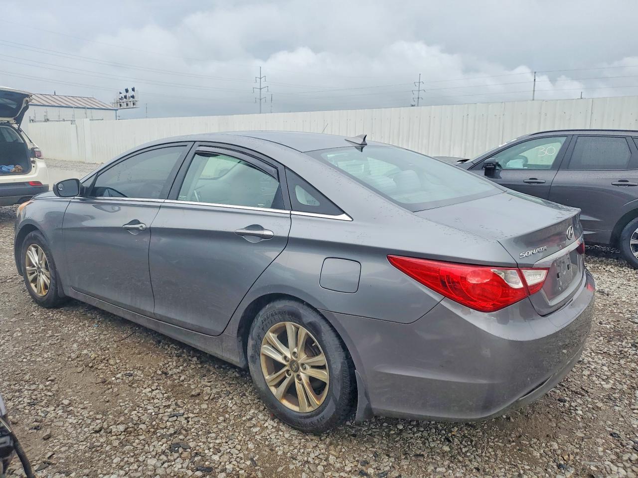 2013 HYUNDAI SONATA GLS photo 3
