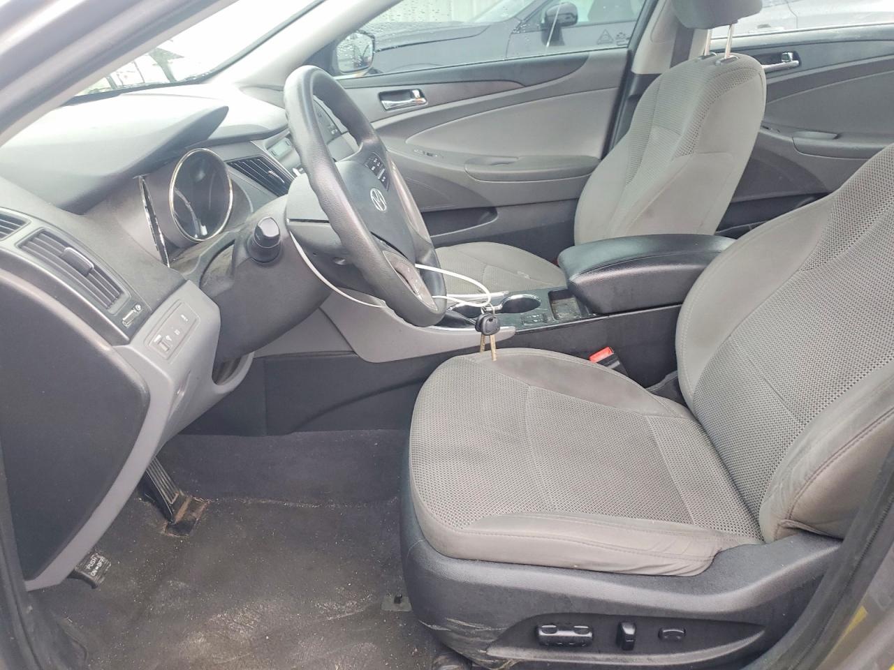2013 HYUNDAI SONATA GLS photo 13