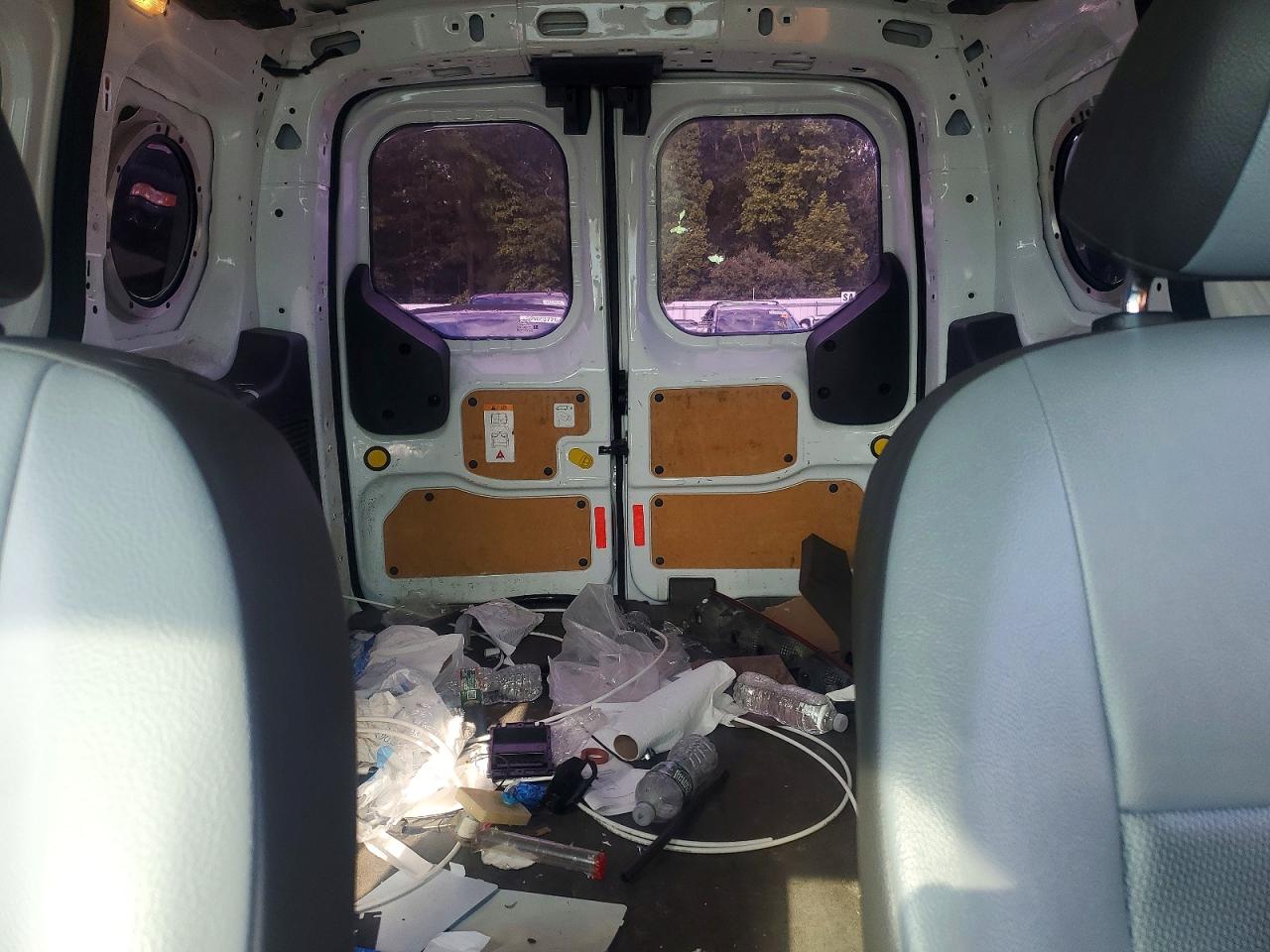2015 FORD TRANSIT CONNECT XL photo 28