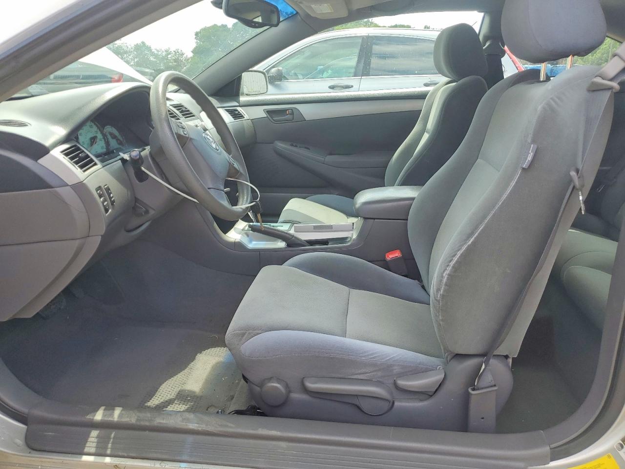 2004 TOYOTA CAMRY SOLARA SE photo 19