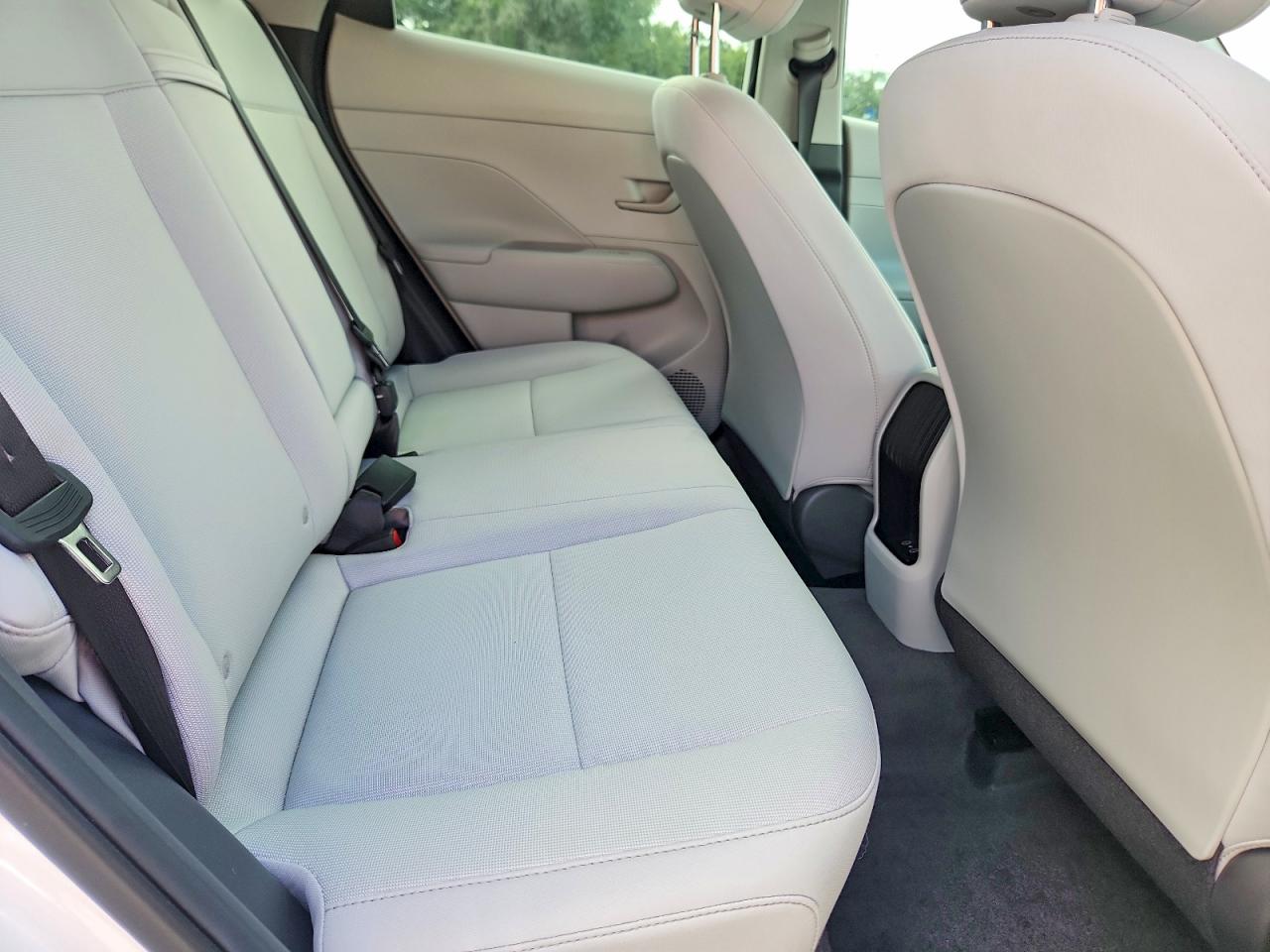 2025 HYUNDAI KONA SE photo 31