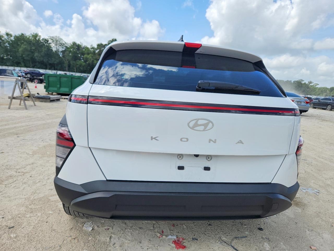 2025 HYUNDAI KONA SE photo 16