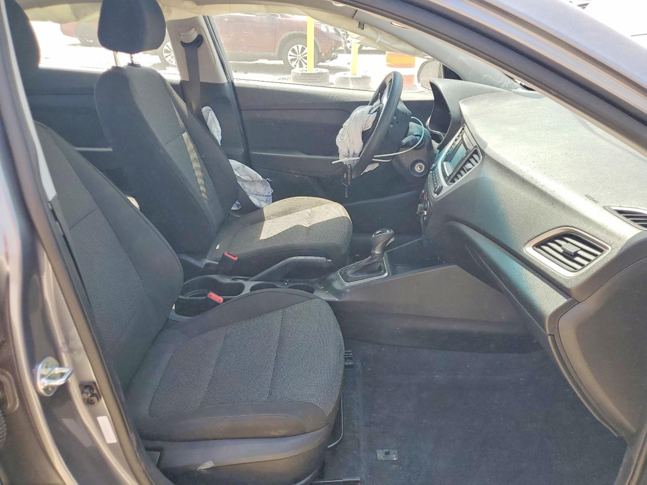 2019 HYUNDAI ACCENT SE photo 13