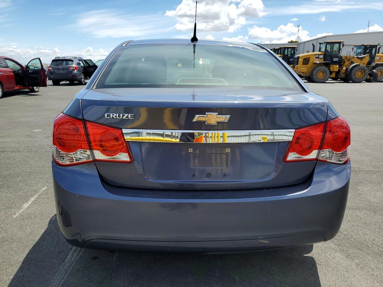 2014 CHEVROLET CRUZE LS photo 11