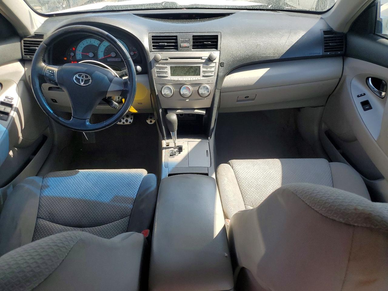 2011 TOYOTA CAMRY SE photo 15
