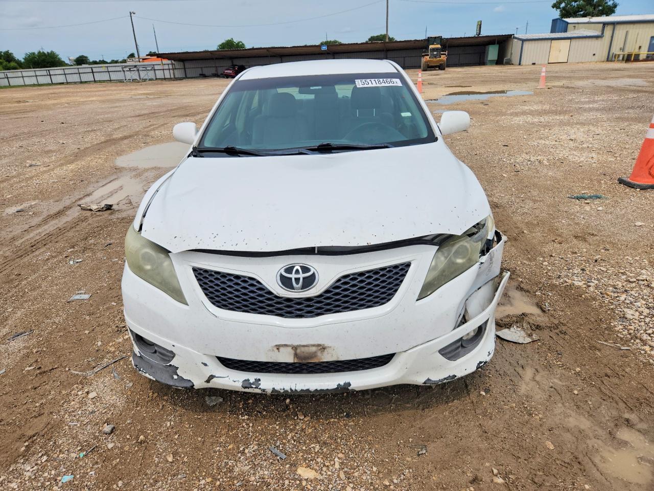 2011 TOYOTA CAMRY SE photo 9