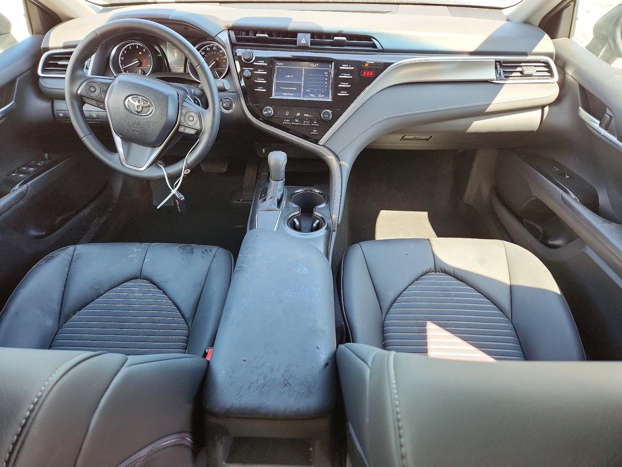 2018 TOYOTA CAMRY SE photo 8