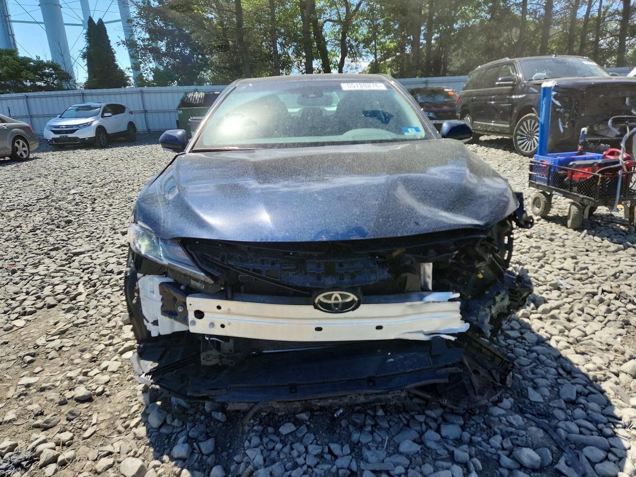 2018 TOYOTA CAMRY SE photo 5
