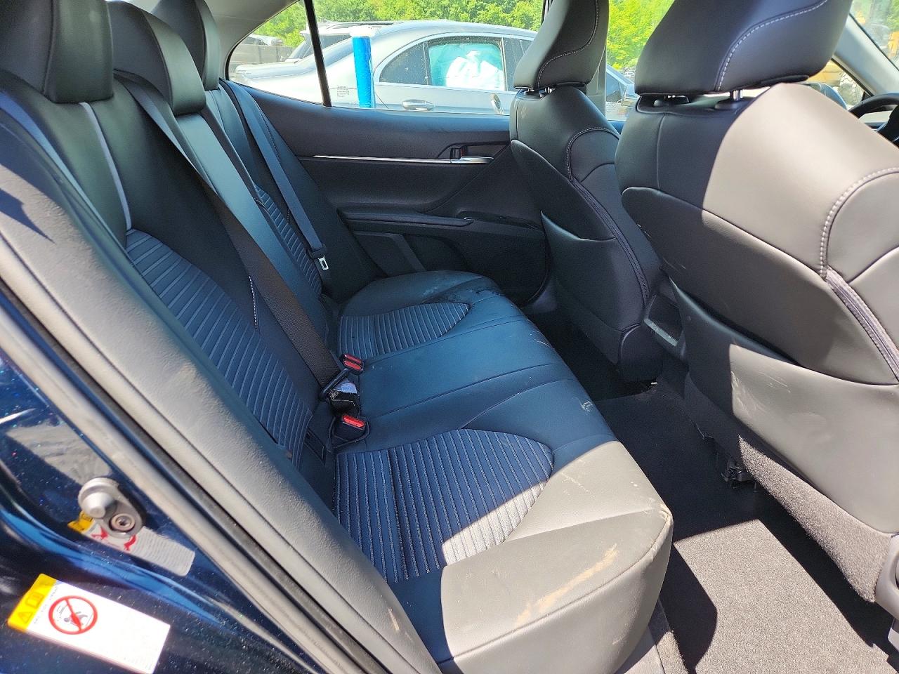 2018 TOYOTA CAMRY SE photo 10