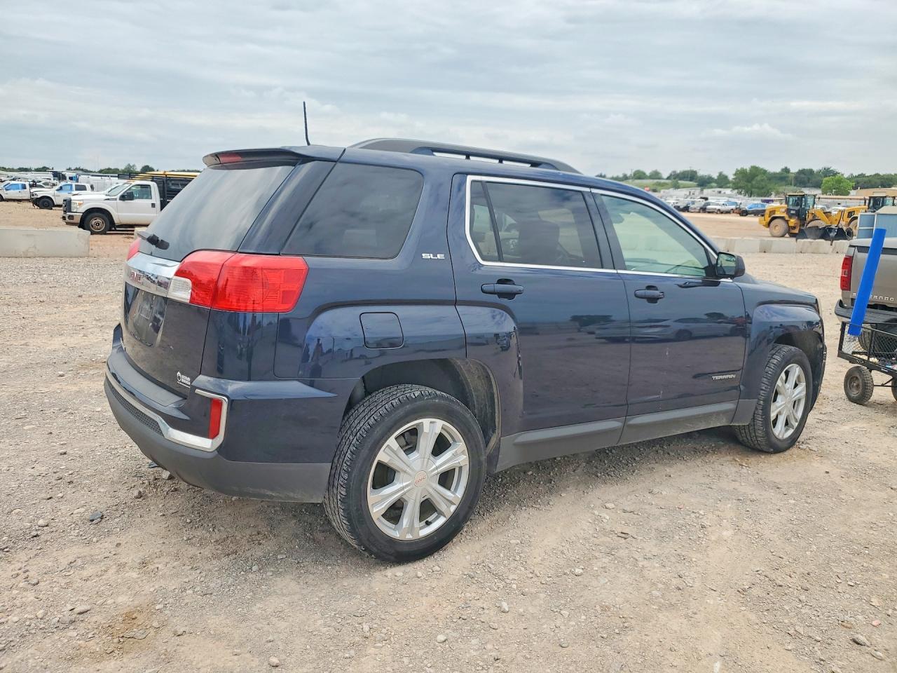 2017 GMC TERRAIN SLE photo 5