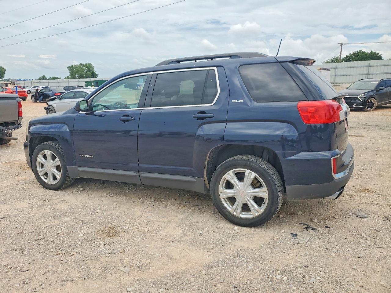 2017 GMC TERRAIN SLE photo 3