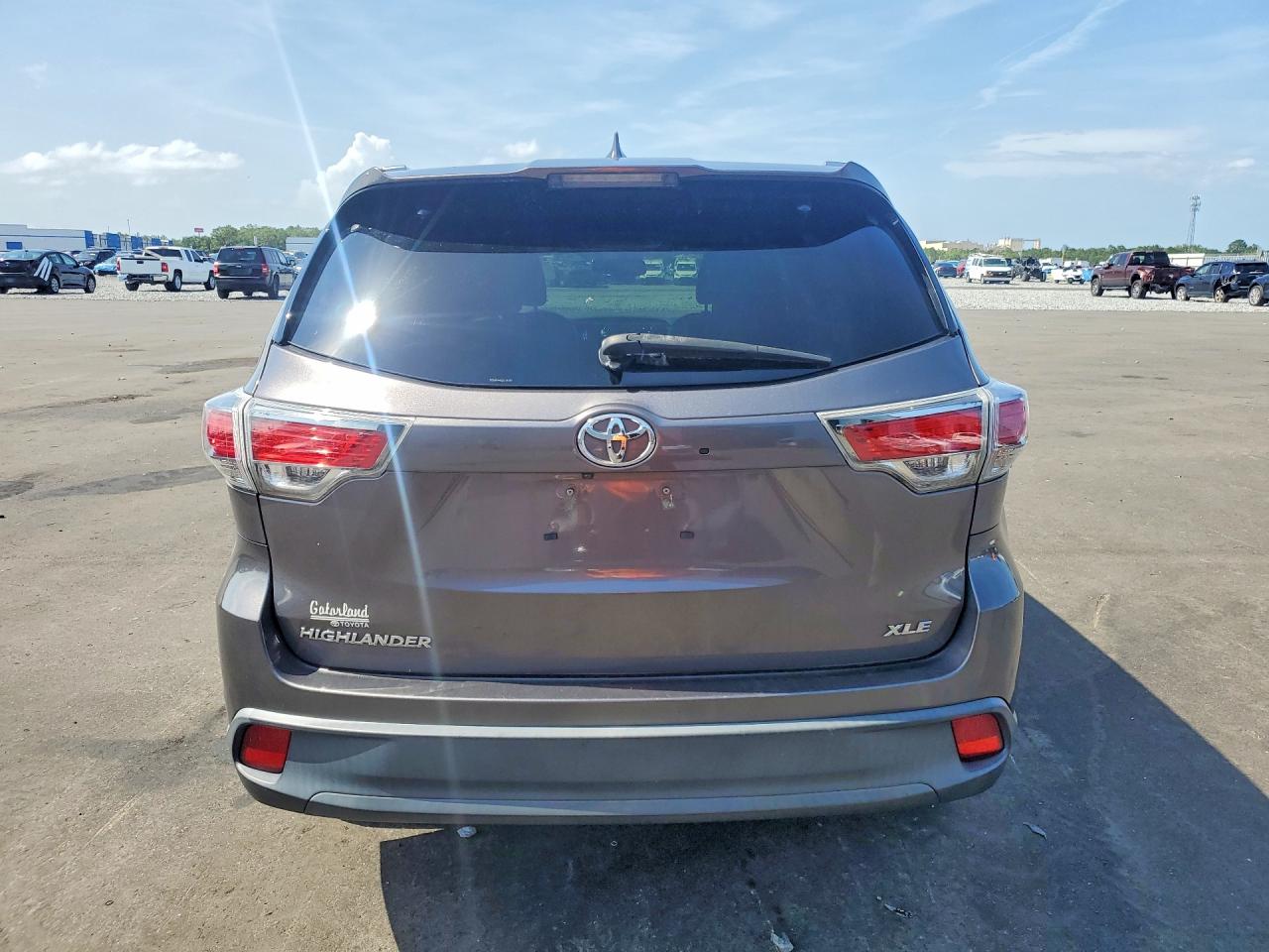 2016 TOYOTA HIGHLANDER XLE photo 11