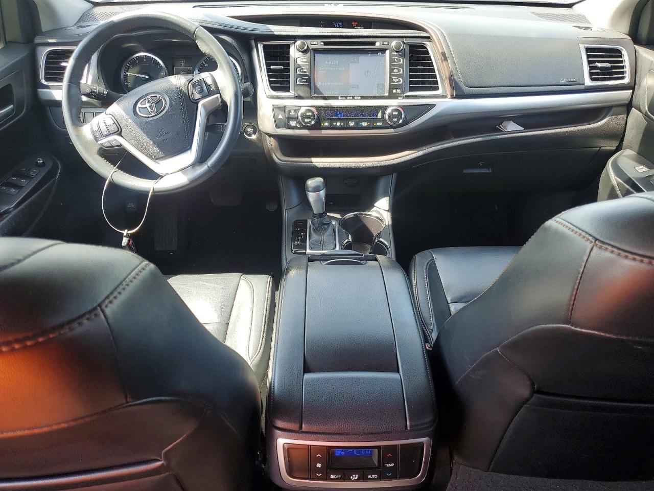 2016 TOYOTA HIGHLANDER XLE photo 15